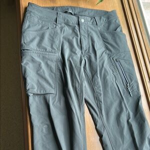 North Face men's dark olive Cargo Pants